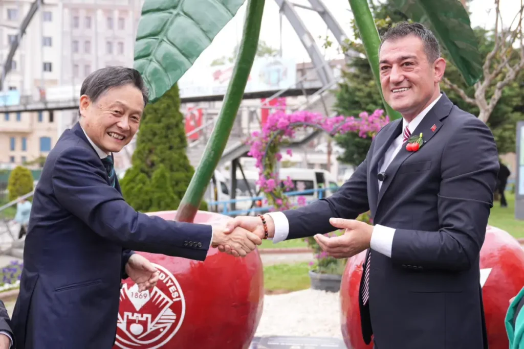 Giresun'un Japon Kardeş Şehri Sagae dostlu anıtı törenle açıldı