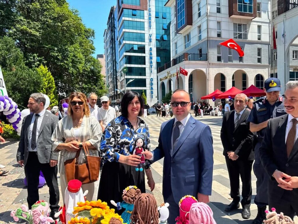 Hopa'da el emeği göz nuru ürünler sergilendi