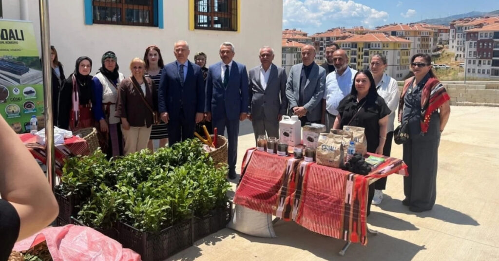 Rize’den deprem bölgesine anlamlı ziyaret: Nurdağı’na gönül köprüsü