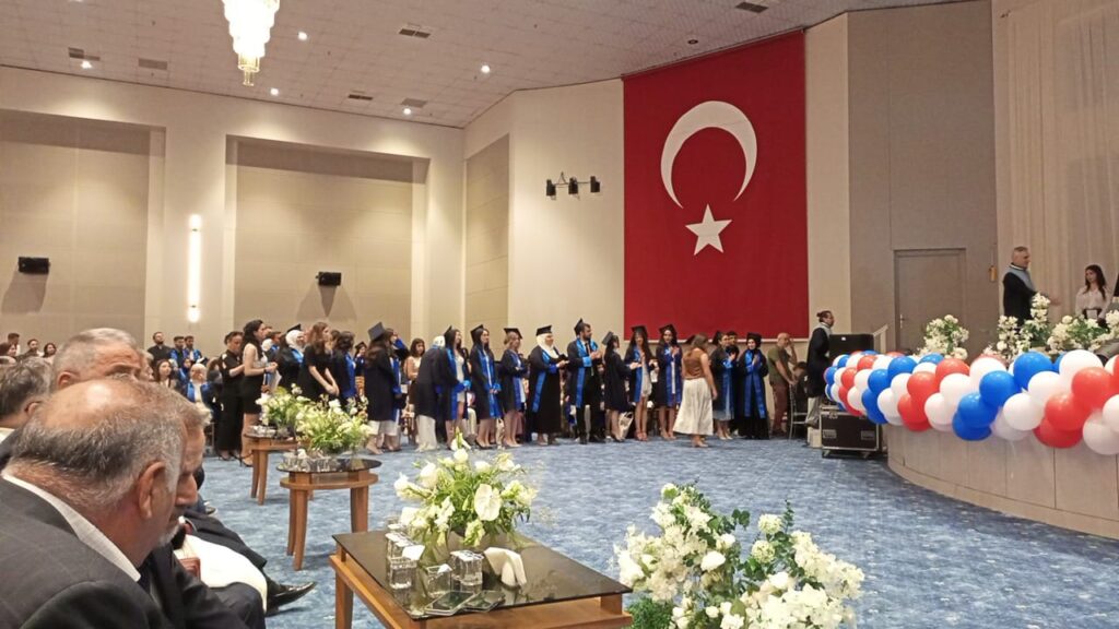 BEUN Ereğli Eğitim Fakültesinde Görkemli Mezuniyet