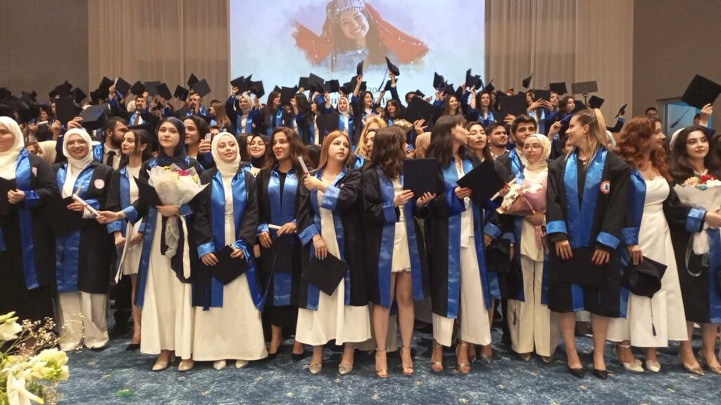 BEUN Ereğli Eğitim Fakültesinde Görkemli Mezuniyet