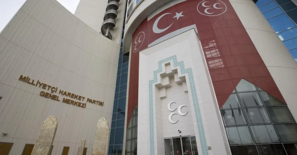 Adana'da MHP Teşkilatı feshedildi