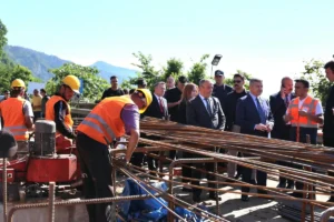 Artvin Valisi Ergün’den Arhavi’de yoğun mesai
