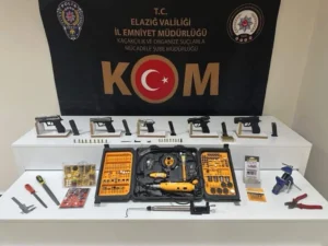 Elazığ’da ruhsatsız silah operasyonu: 5 tabanca ele geçirildi