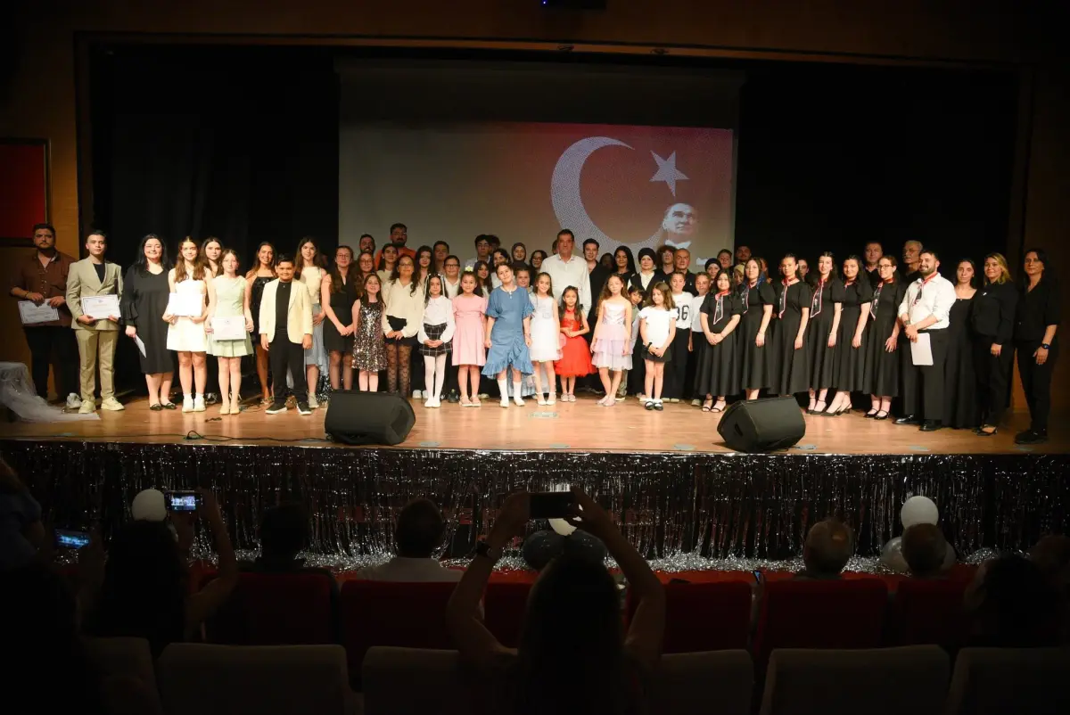 Giresun'da sanat gecesi düzenledi