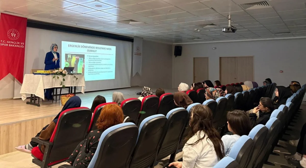 Kağızmanlı Hıfzı Yurdu’nda “Sağlıklı ve Dengeli Beslenme” konferansı