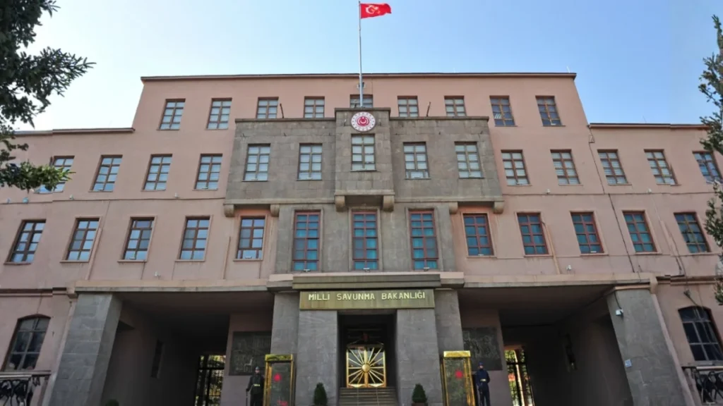 MSB'den Yunanistan ve GKRY'nin silahlanma faaliyetlerine yakın takip mesajı