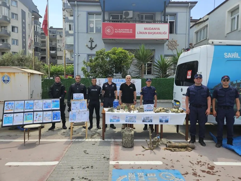 Mudanya'da deniz dibinden çıkanlar 'Bu kadarı da olmaz' dedirtti