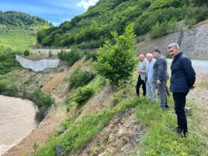 Selden zarar gören kovanlıkta hasar tespiti yapılıyor