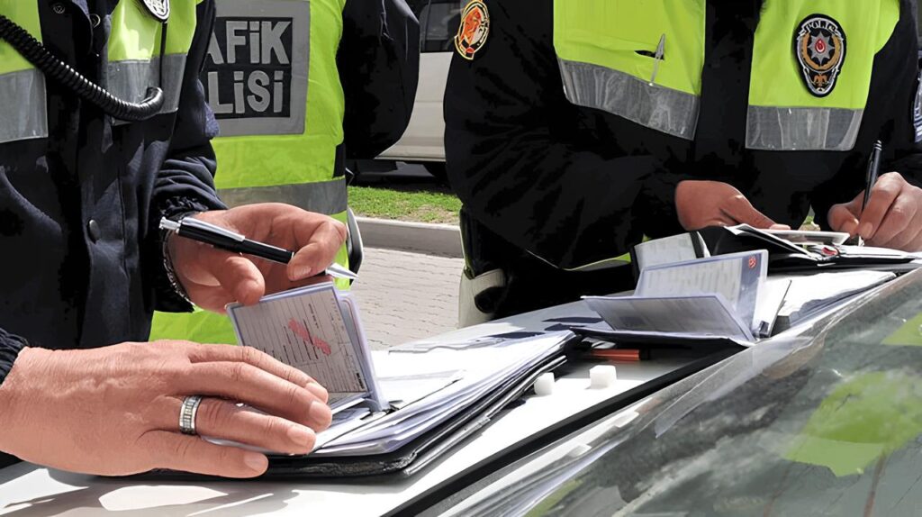Mersin'de drift pahalıya patladı Sürücüye 140 bin lira ceza