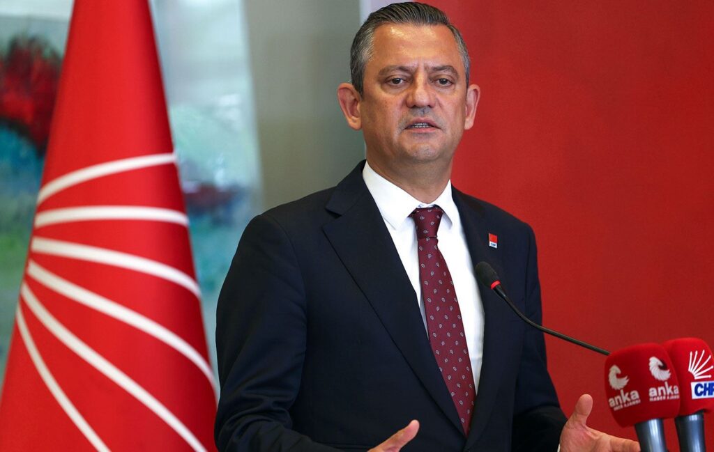 Özgür Özel olağanüstü kurultay için mahkemeye başvuracak