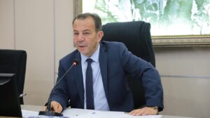 Tanju Özcan'a bir davadan beraat kararı