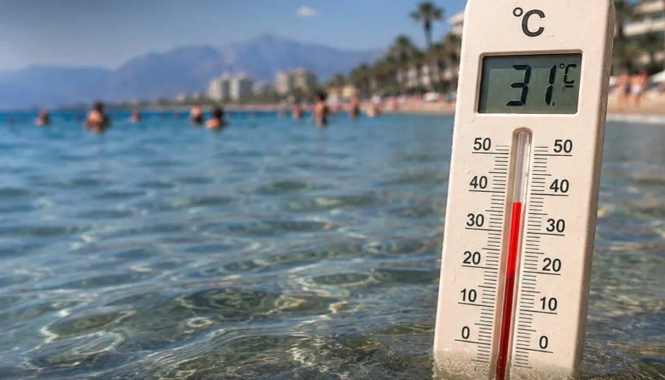 Antalya'da deniz suyu 31 dereceyi gördü