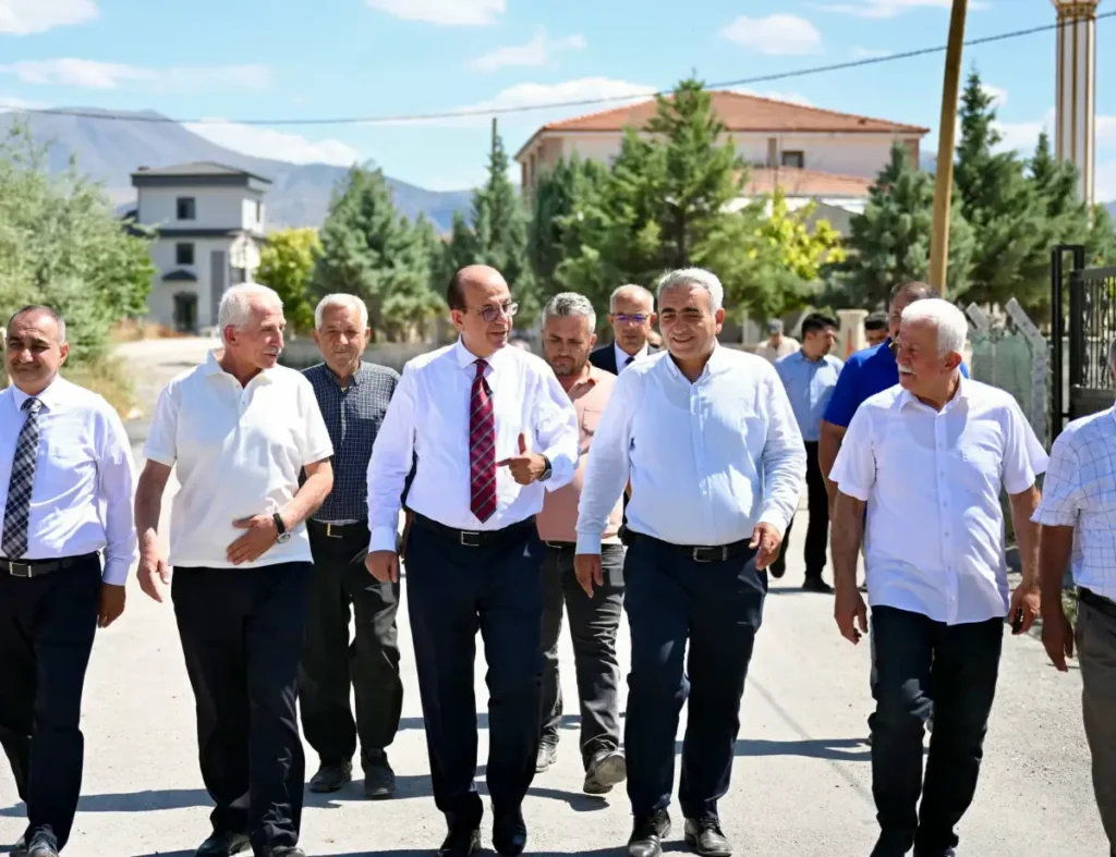 Başkan Geçit, Kuyulu Mahallesi'ndeki yatırımları yerinde inceledi