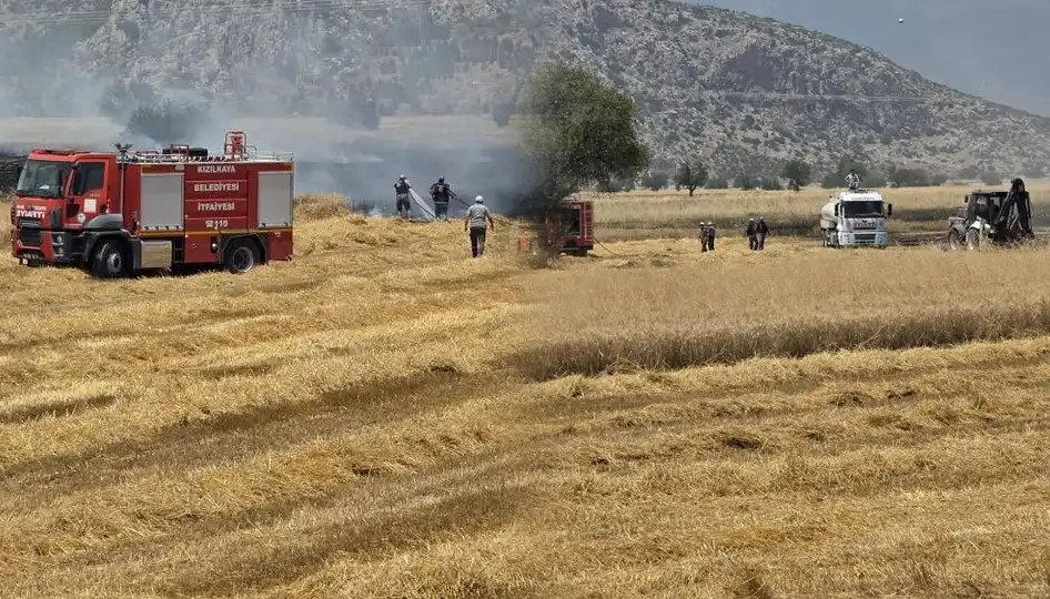 Burdur Yuva ovası'ndaki arazi yangını büyümeden söndürüldü