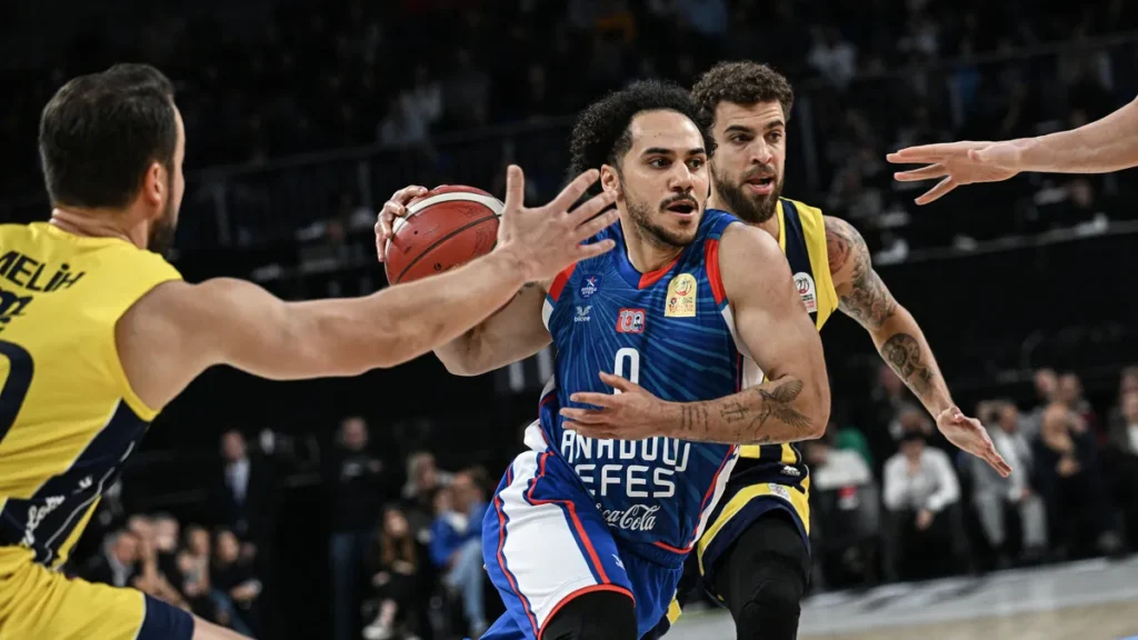 Fenerbahçe Shane Larkin'i resmen duyurdu! 2 yıllık anlaşma