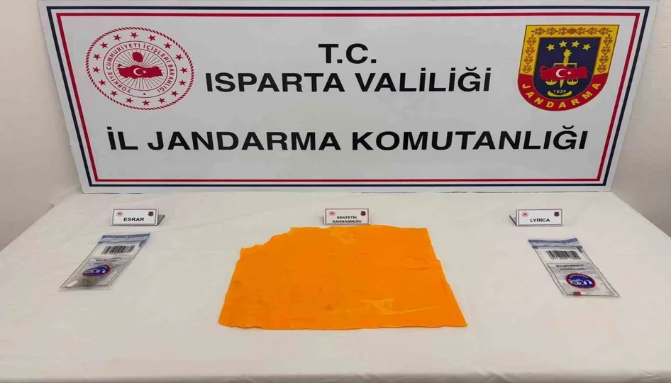 Isparta’da 10 bin kullanımlık sentetik uyuşturucu ele geçirildi