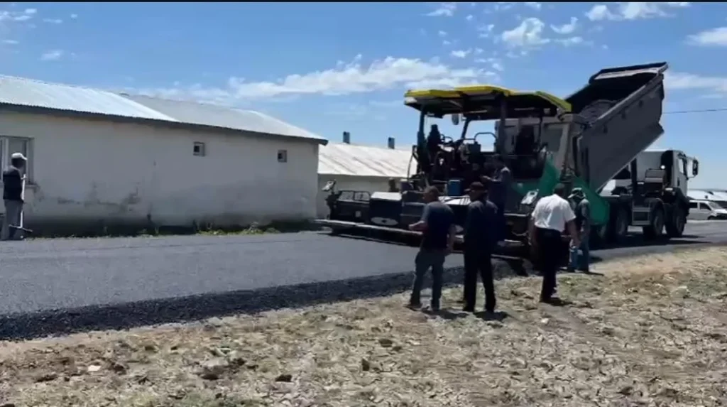 Kars İl Özel İdaresi'nden yol seferberliği
