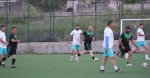 Kars'ta Veteranlar Ligi başladı: 40 yaş üstü futbolcular yeşil sahalara döndü