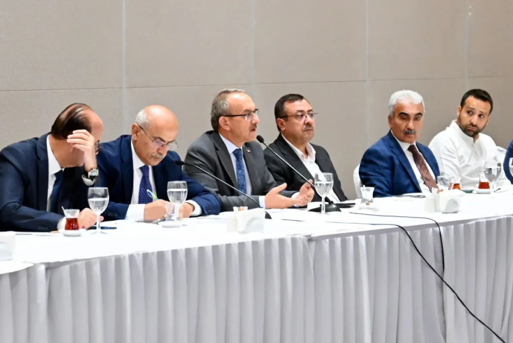 Malatya'da iş dünyası ile İstişare toplantısı gerçekleştirildi