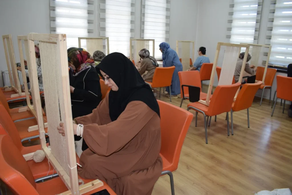 Malatya'nın kültürel mirası halılara işleniyor