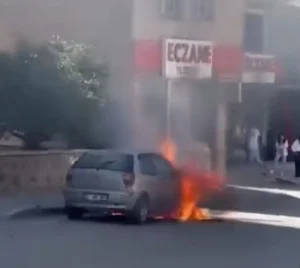 Yıldızkent'te park halindeki otomobil yangını paniğe neden oldu