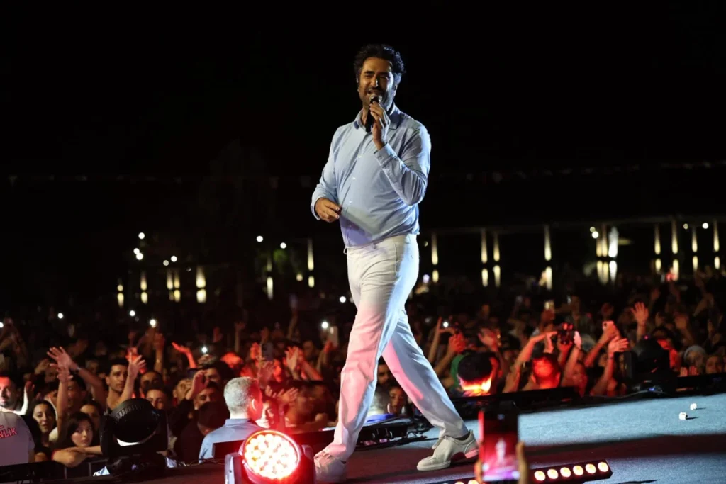 Hatay'da yüz bin kişi Mahsun Kırmızıgül konserinde buluştu