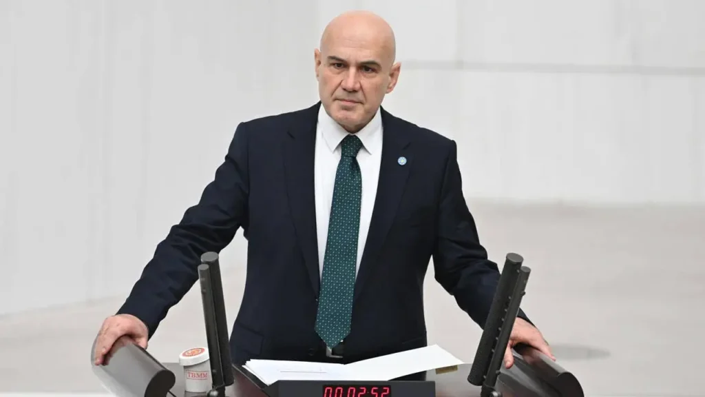 Turhan Çömez