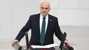Turhan Çömez